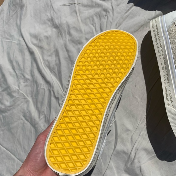 Vans x Kids of Immigrants Collab Old Skool White - Picture 4 of 15